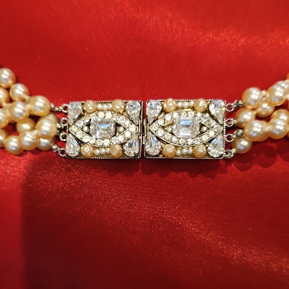 Rare Vintage 1950s Triple-Strand Pearl Necklace - Estate Piece - Picture 4 of 8